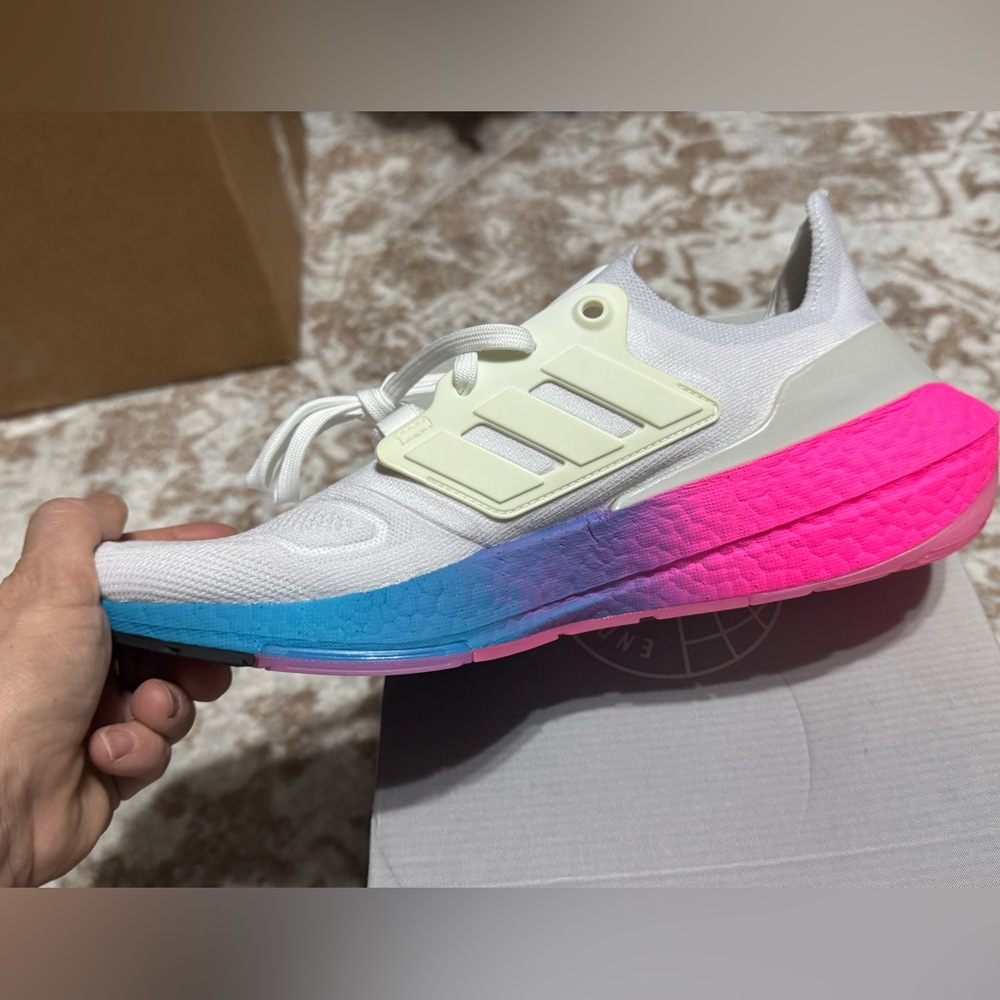 Adidas Ultraboost 22